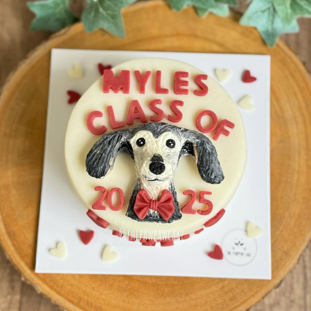 Dog portrait cake